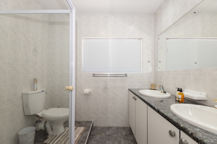 3 Bedroom Property for Sale in Myburgh Park Western Cape